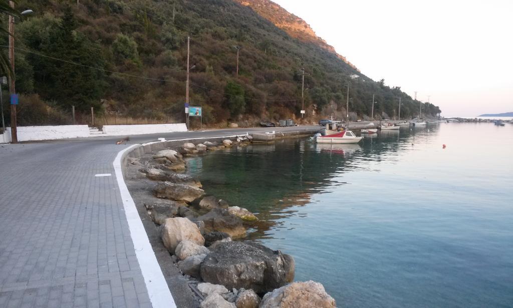 Ferienwohnung Porto Poros Mikros Gialos Exterior foto