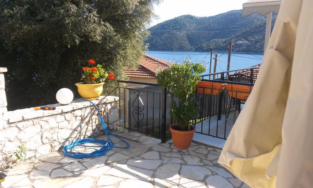 Ferienwohnung Porto Poros Mikros Gialos Exterior foto