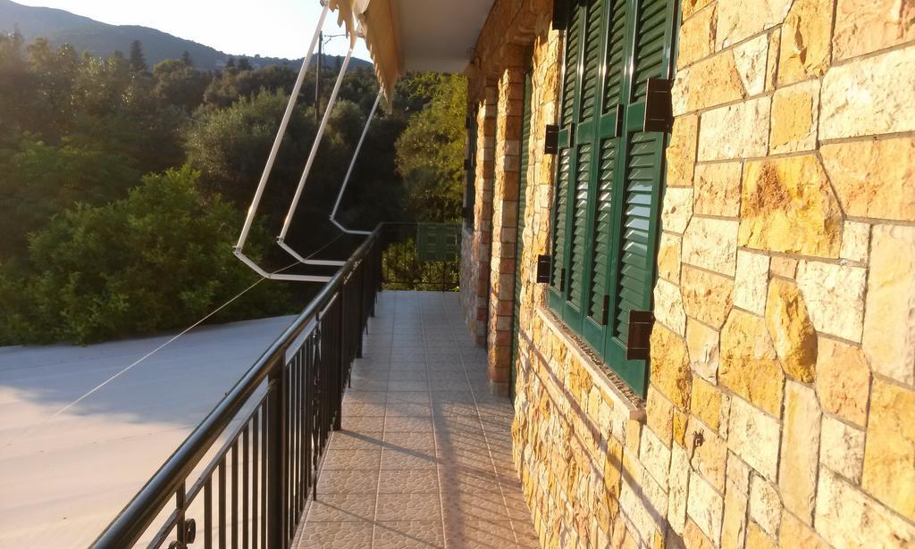 Ferienwohnung Porto Poros Mikros Gialos Exterior foto