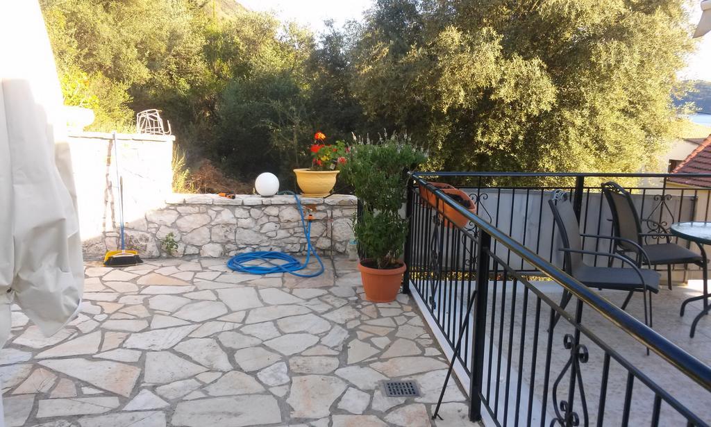 Ferienwohnung Porto Poros Mikros Gialos Exterior foto