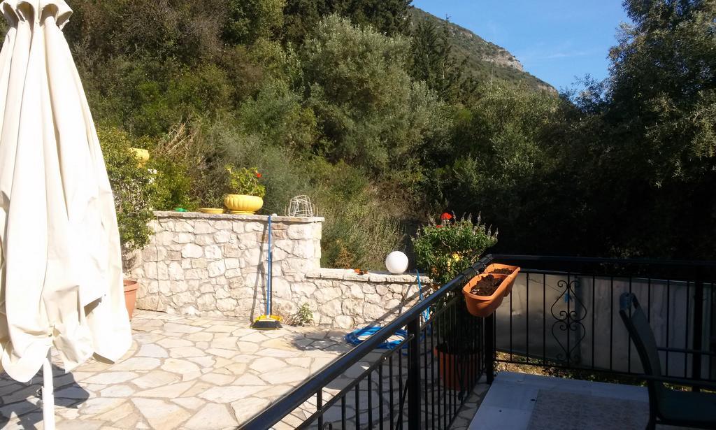 Ferienwohnung Porto Poros Mikros Gialos Exterior foto