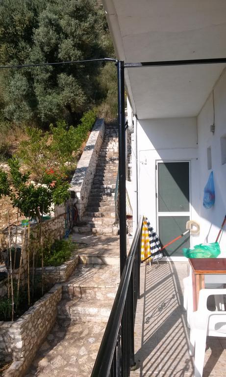 Ferienwohnung Porto Poros Mikros Gialos Exterior foto