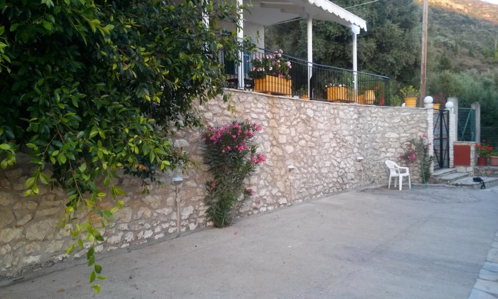 Ferienwohnung Porto Poros Mikros Gialos Exterior foto